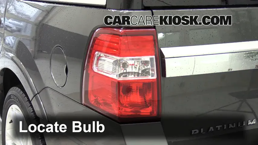 2015 Ford Expedition Platinum 3.5L V6 Turbo Éclairage Feux de marche arrière (remplacer une ampoule)